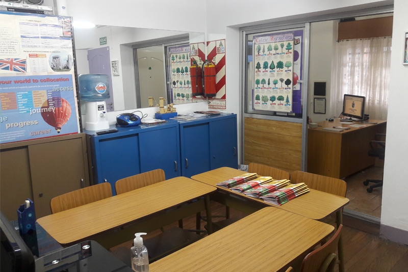 Aula con materiales didácticos